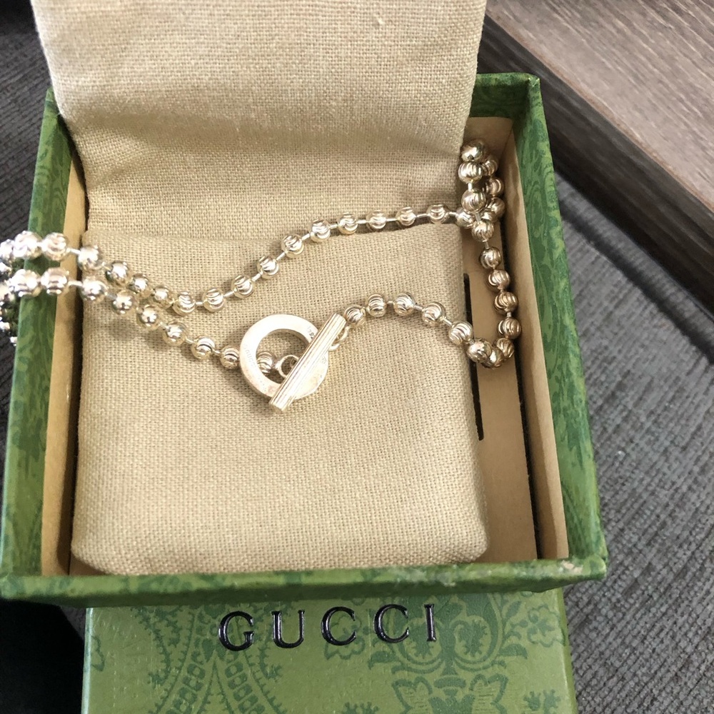Gucci silver toggle necklace